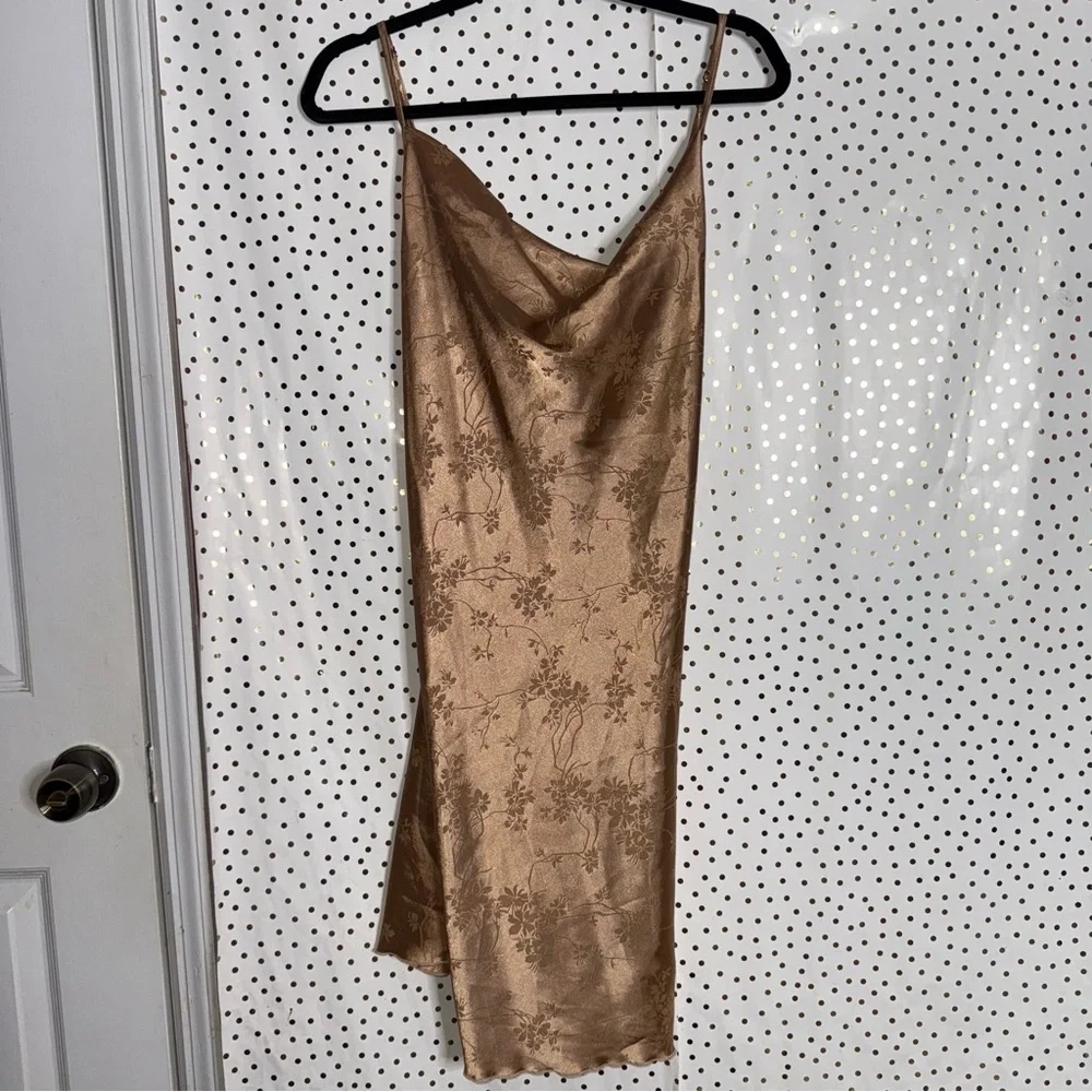 Elegant Floral Slip Dress - Picture 2 of 7